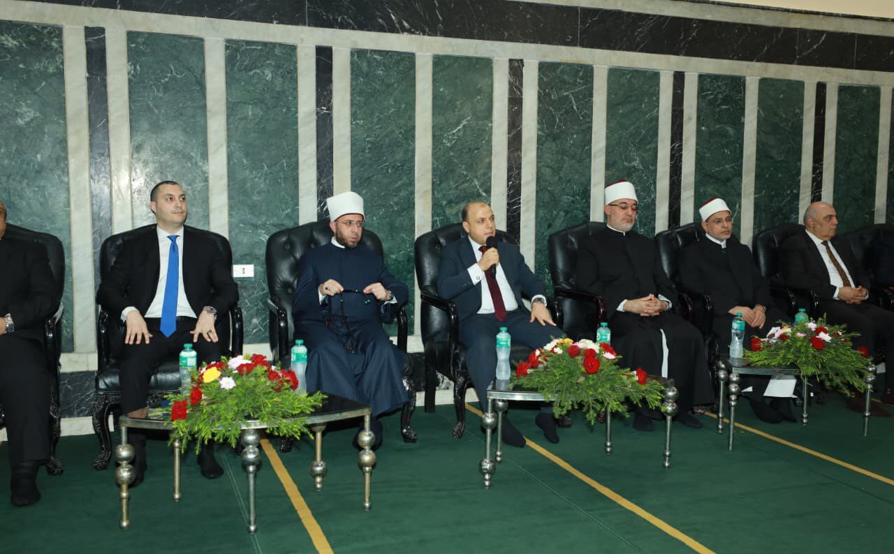 وزير الأوقاف ومفتي الديار المصرية ومحافظ كفرالشيخ يناقشون عدد من الملفات الخدمية وتعزيز جهود التوعية وتصحيح المفاهيم الدينية والمجتمعية.. في إطار احتفالات المحافظة بعيدها القومي الـ 69  