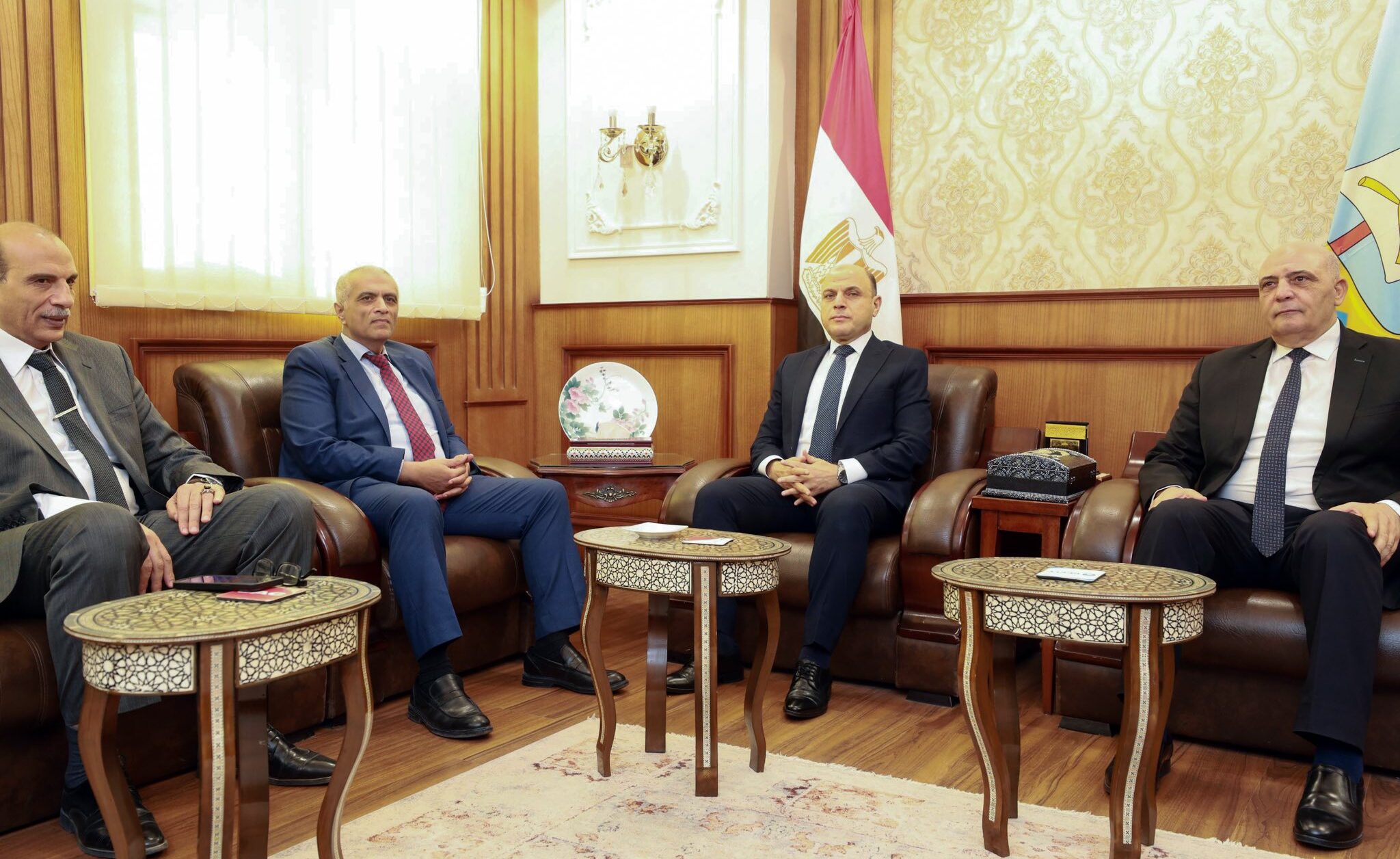 محافظ كفرالشيخ يناقش استعدادات افتتاح مكتب توثيق الخارجية بالغرفة التجارية الجديدة.. خطوة تعزز مناخ الاستثمار وتدعم التجار  