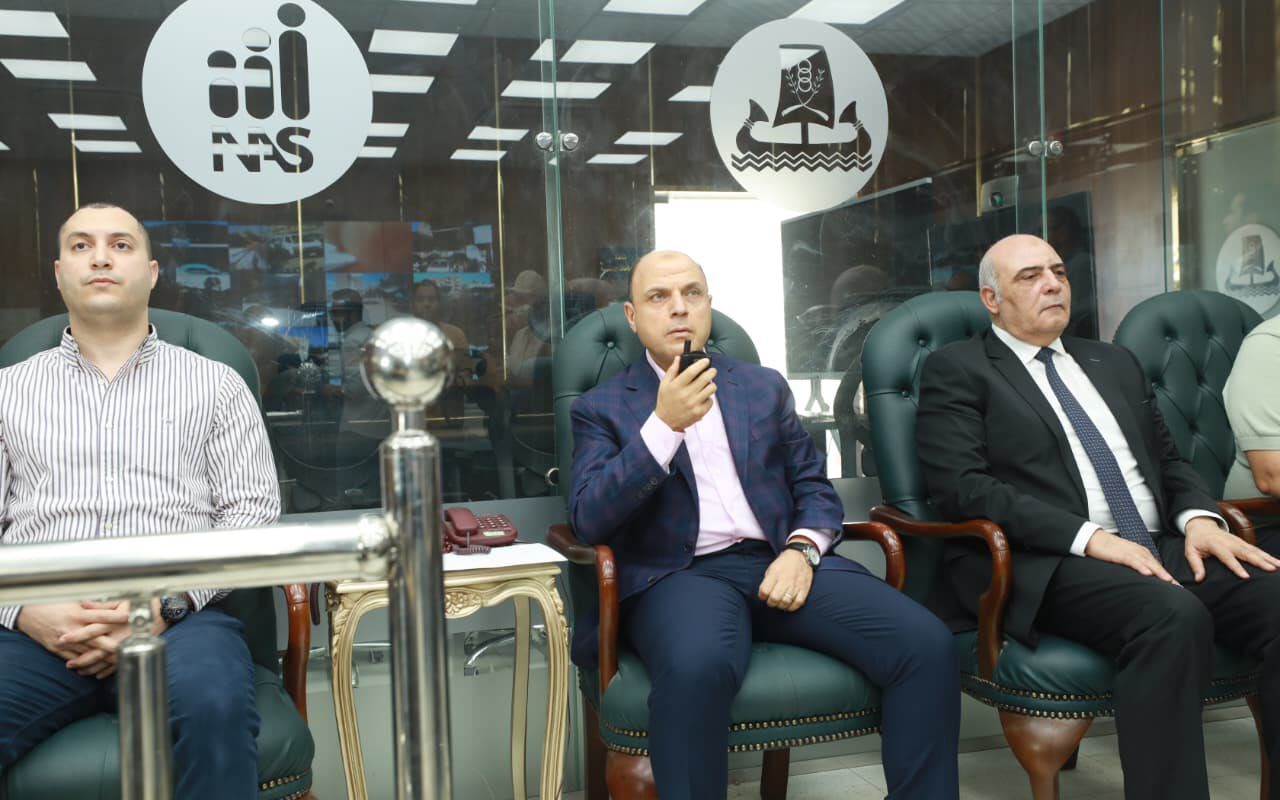 محافظ كفرالشيخ يتابع تطبيق التعريفة الجديدة بجميع المواقف من مركز سيطرة الشبكة الوطنية للطوارئ والسلامة العامة  