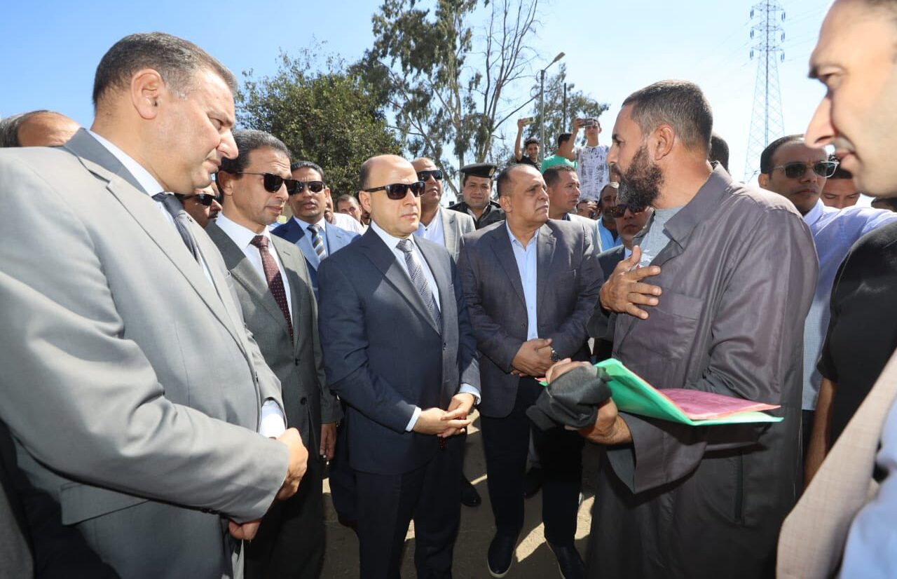 المواطن أولًا .. محافظ كفرالشيخ بين أهالي «الفقهاء القبلية».. فرحة بافتتاح المدرسة الثانوية وتوجيهات عاجلة لتحسين الخدمات  
