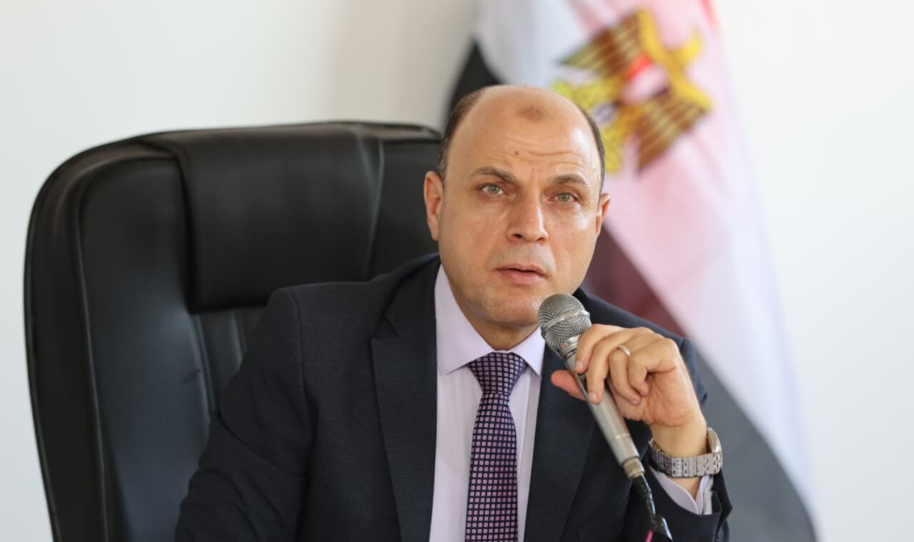 استجابة للمواطنين.. محافظ كفرالشيخ يوجه بإنشاء حائط ساند بطول 160 مترًا بطريق الفيروز بمركز الرياض  