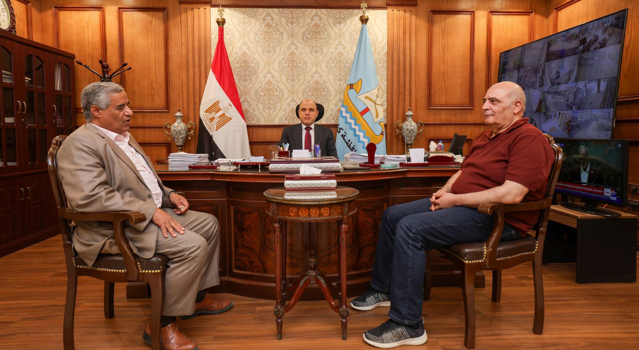 محافظ كفرالشيخ يناقش تطوير شبكات الكهرباء ودعم المشروعات الجارية مع رئيس منطقة كهرباء الدلتا  