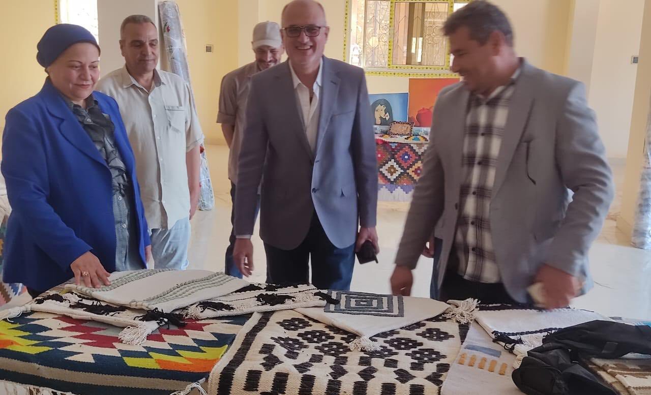 محافظ كفرالشيخ يتابع فعاليات معرض سيدي غازي لدعم المشروعات الحرفية والمنتجات اليدوية  