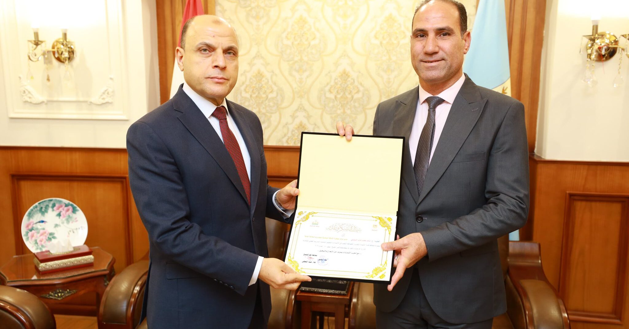 محافظ كفرالشيخ يكرم العاملين بمركز سيطرة الشبكة الوطنية للطوارئ والسلامة العامة تقديرًا لجهودهم المتميزة  