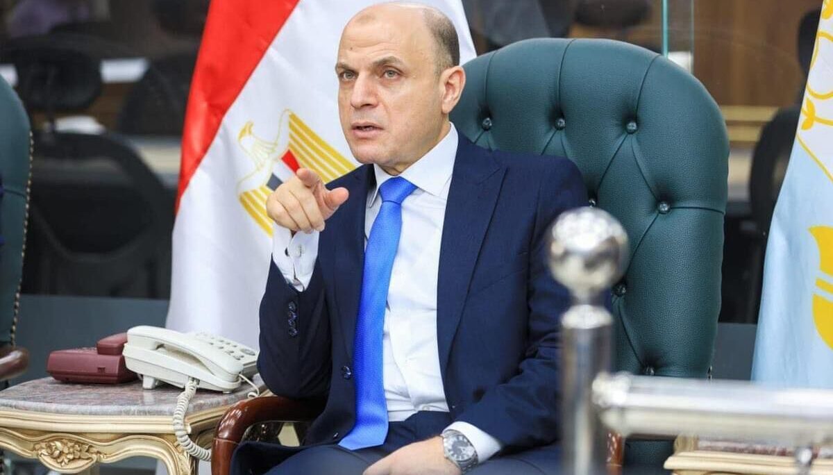 محافظ كفرالشيخ يستجيب فوراً لأهالينا: ويوجه بصيانة ماسورة مياه الشرب ورفع كفاءة طريق «أم جعفر – الحلافي»  