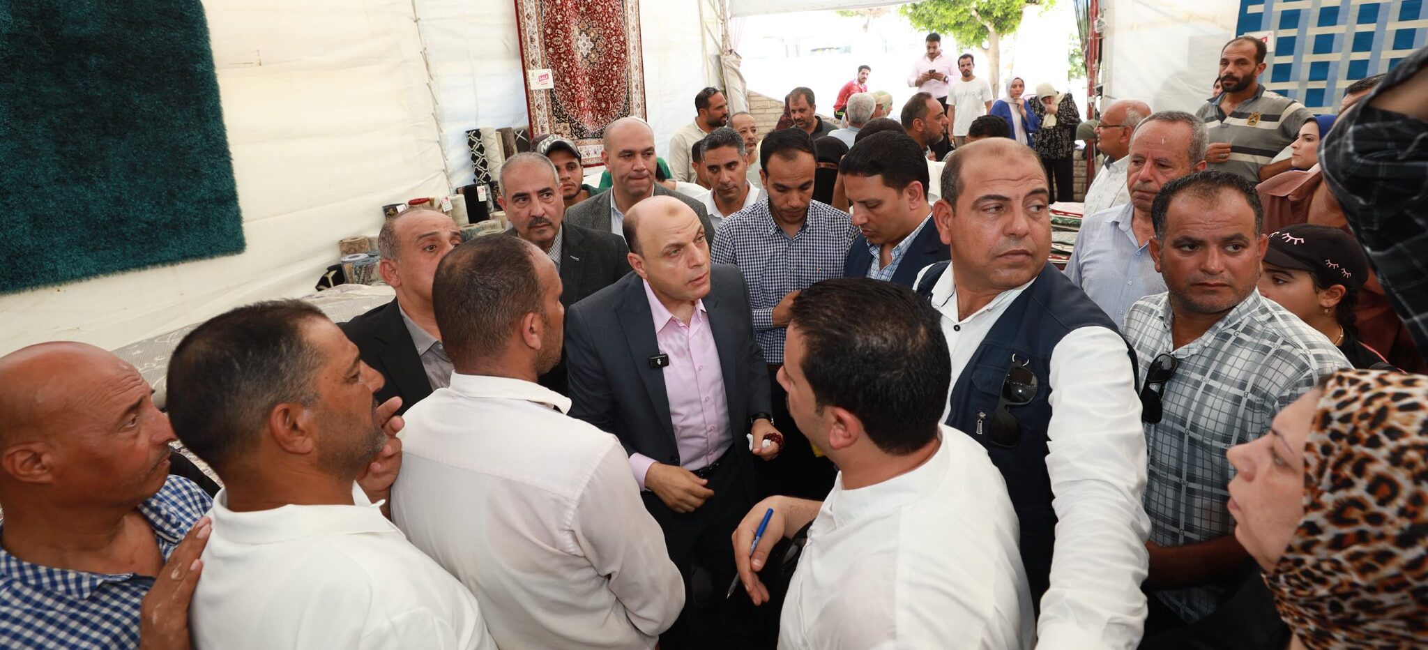 المواطن أولًا.. محافظ كفرالشيخ يستمع لشكاوى وطلبات المواطنين بمركز مطوبس  