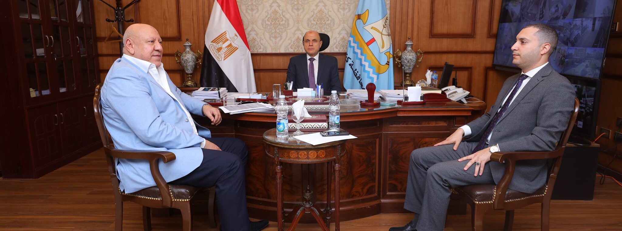 محافظ كفرالشيخ يناقش عدد من الملفات ومشاكل الدوائر مع أعضاء مجلسي النواب والشيوخ  