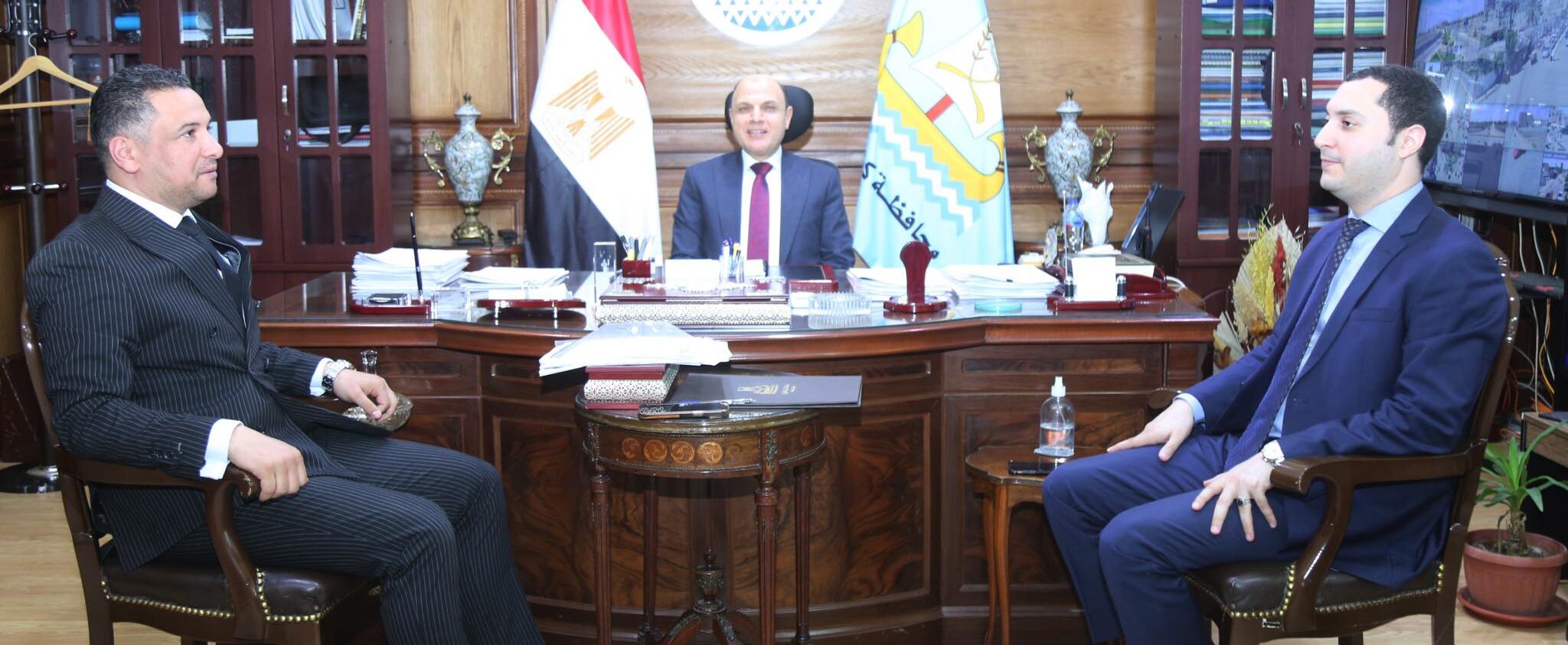 محافظ كفرالشيخ يناقش عدد من الملفات ومشاكل الدوائر مع أعضاء مجلسي النواب والشيوخ  