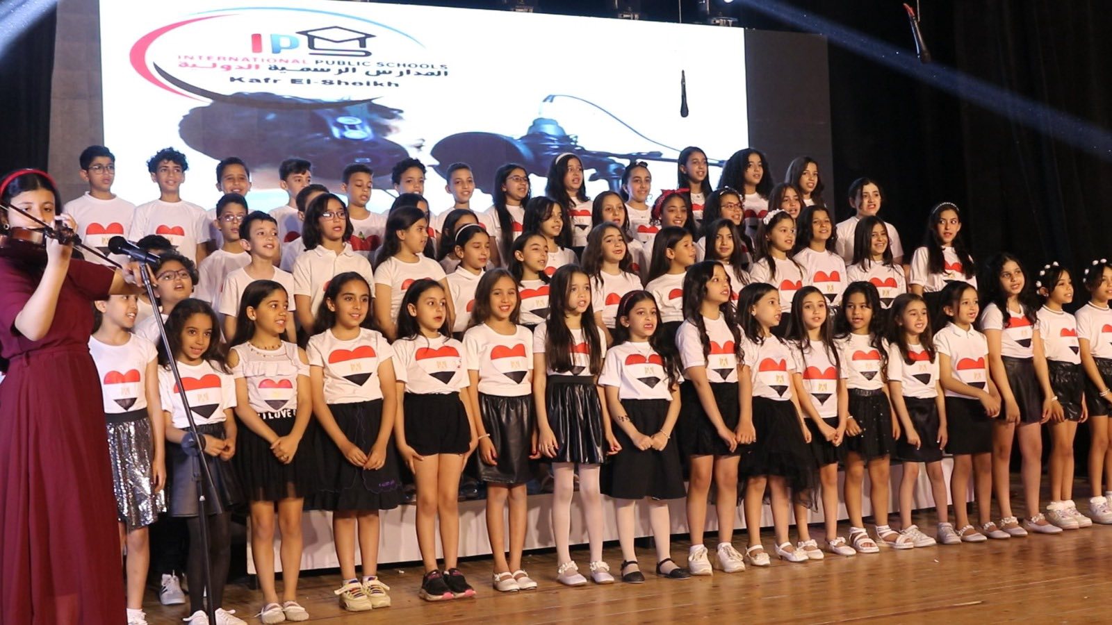 محافظ كفر الشيخ يشيد بدور المدرسة الرسمية الدولية في بناء جيل المستقبل  