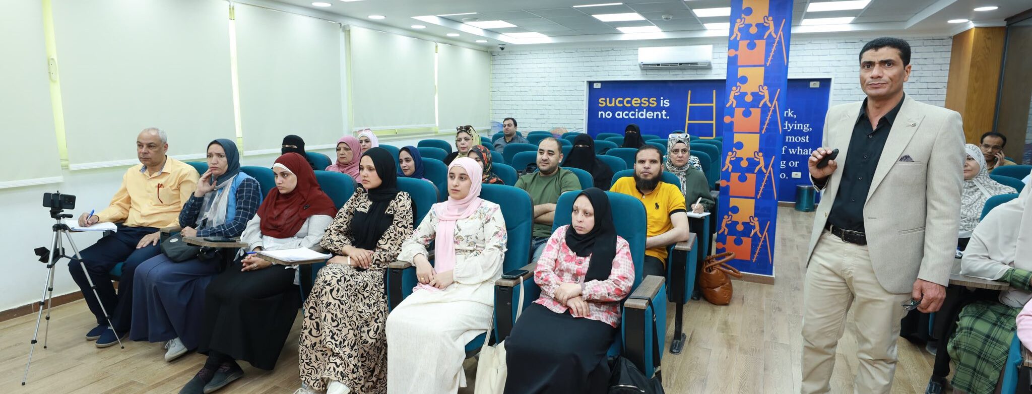 محافظ كفرالشيخ يتابع فعاليات اليوم الرابع من البرنامج التدريبي "إدراك" للعاملين بالديوان العام ومراكز المدن  