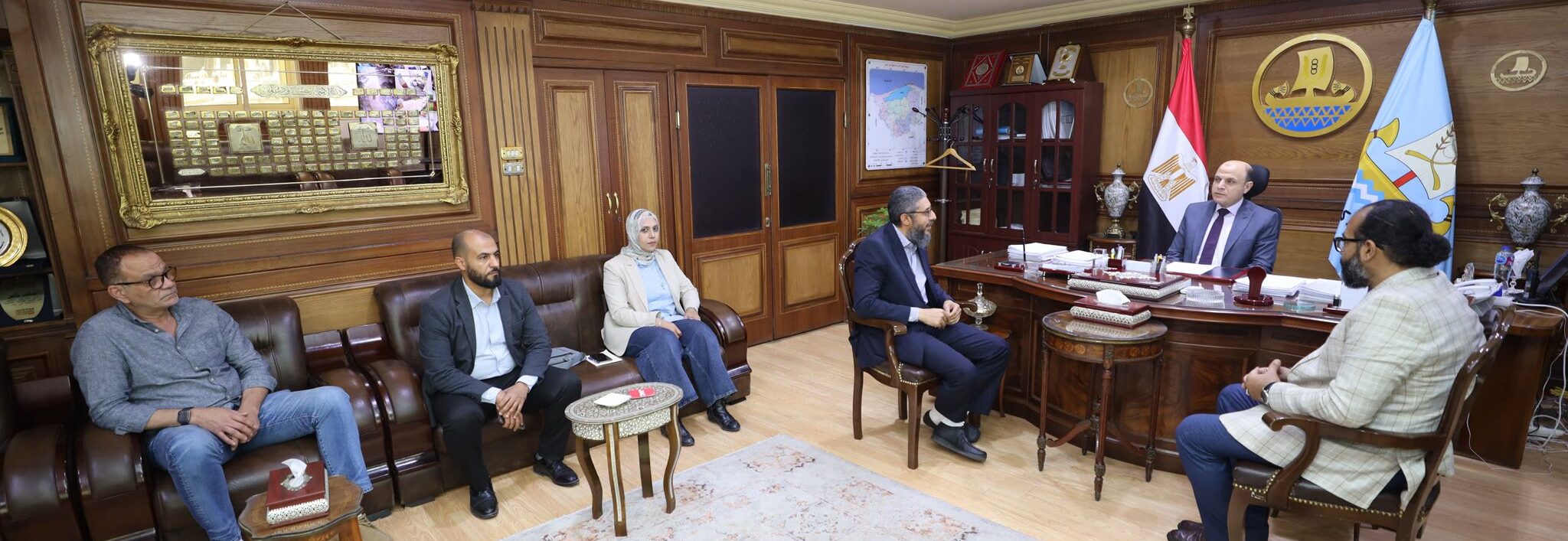 محافظ كفرالشيخ يناقش جهود حماية السواحل مع وفد مشروع تعزيز التكيف مع تغير المناخ  