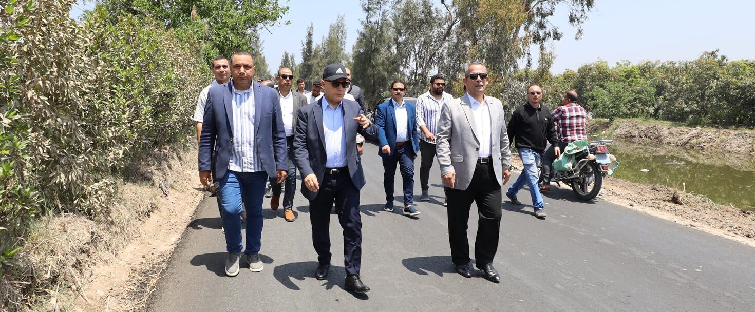 محافظ كفرالشيخ يتفقد أعمال رصف ورفع كفاءة طريق الكوربة – الشهابية – بلطيم بطول 1270 مترًا .. ضمن مشروعات الخطة الاستثمارية للعام المالي 20242025  
