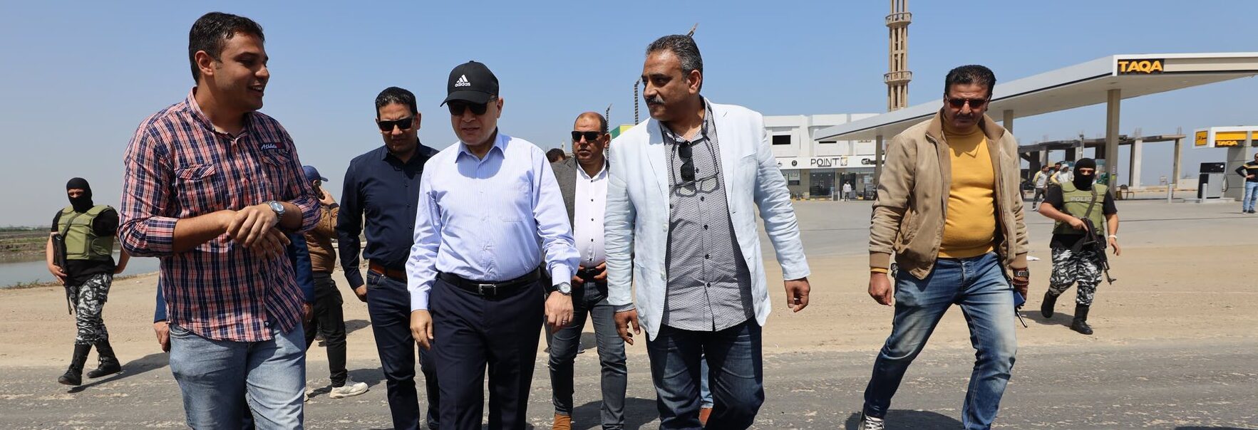 محافظ كفرالشيخ يتفقد أعمال الرصف برافد الطريق الدولي بنطاق الرياض "مؤكدًا على تطوير الطرق لخدمة المواطنين وتيسير حركة التنقل بين القرى والمراكز"  