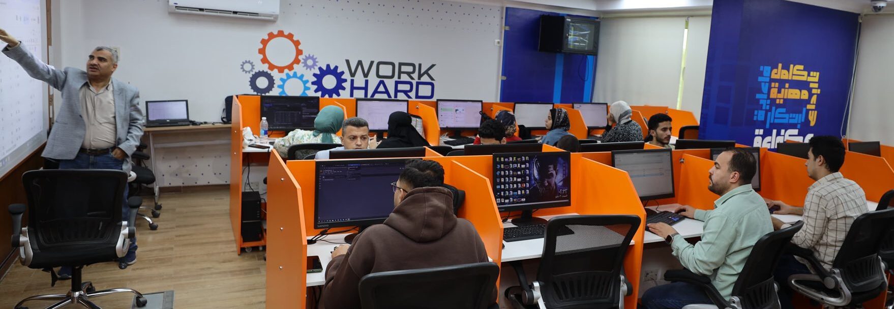 محافظ كفرالشيخ يتابع انطلاق أولى فعاليات برنامج إعداد مدربين معتمدين في الذكاء الاصطناعي بمركز استدامة  