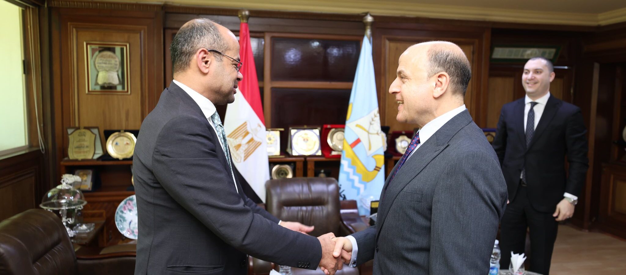 محافظ كفرالشيخ يستقبل رئيس البورصة المصرية ويشيد بدور السوق المالية في تمكين الشباب وبناء اقتصاد مستدام  