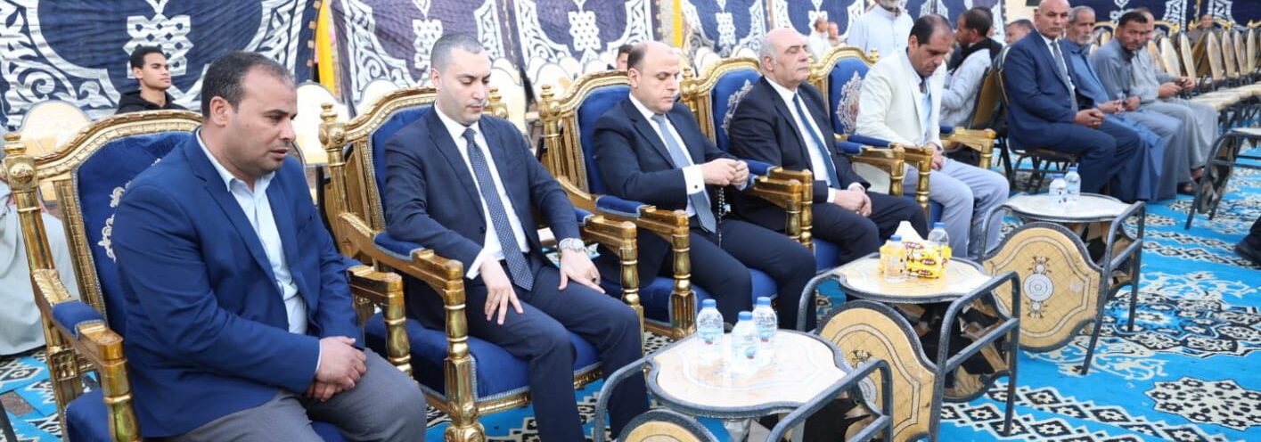 محافظ كفر الشيخ يقدم واجب العزاء فى والدة مدير المتغيرات المكانية بقرية خميس  