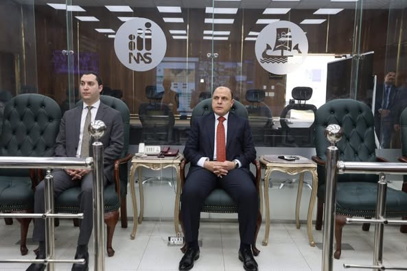 محافظ كفرالشيخ يتابع من مركز سيطرة الشبكة الوطنية سير الخدمات والمرافق بالمدن والقري .. مشدداً بالتواجد فى الشارع وسط المواطنين والاستماع إلى طلباتهم  