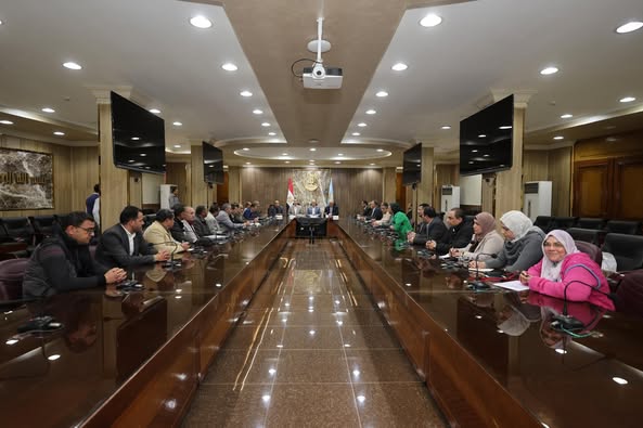 محافظ كفرالشيخ: رفع درجة الاستعداد القصوى بجميع المرافق وانعقاد دائم لغرفة العمليات المركزية ومركز سيطرة الشبكة الوطنية وإستمرار عمل حملات الإزالات ومتابعة الأسواق... استعدادًا لعيد الفطر المبارك ... مقدماً التهنئة لأبناء المحافظة  