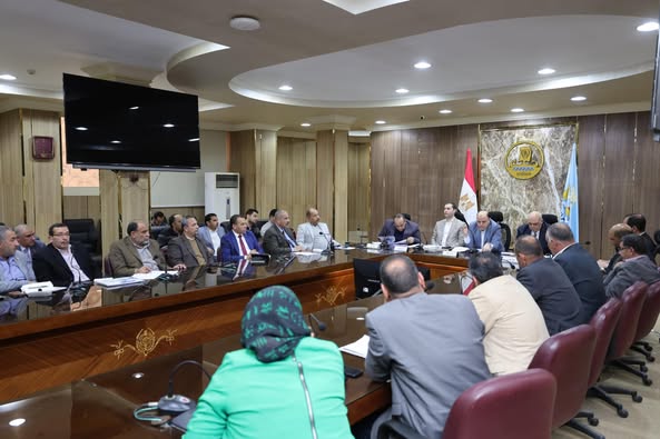 محافظ كفرالشيخ يعقد اجتماعًا موسعًا لمتابعة منظومة التصالح على مخالفات البناء .. «تسهيل إجراءات التصالح تيسيرًا على المواطنين بجميع قرى ومدن المحافظة»  