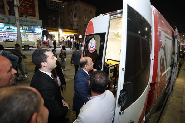 محافظ كفرالشيخ يتفقد سيارة التبرع بالدم المتنقلة ويدعو المواطنين للمشاركة في دعم بنك الدم  