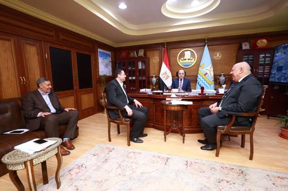 محافظ كفرالشيخ يناقش عدد من الملفات ومشاكل الدوائر مع أعضاء مجلسي النواب والشيوخ .. مؤكداً على متابعة تنفيذ المشروعات الخدمية والتنموية  