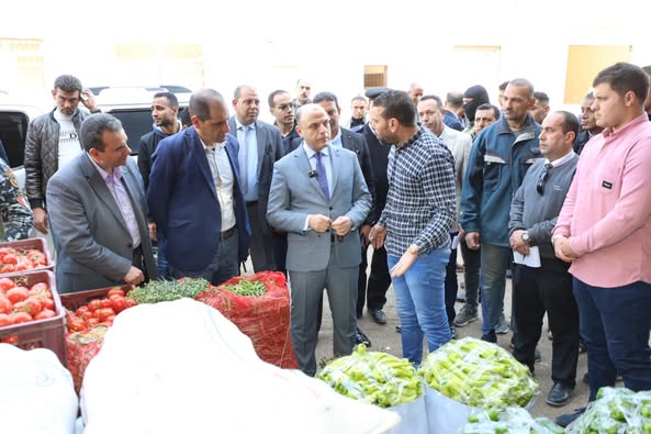 محافظ كفر الشيخ يطمئن على أسعار الخضروات بسوق الجملة ويؤكد توفير احتياجات المواطنين بالشوادر ومعارض «أهلاً رمضان» بأسعار مخفضة  