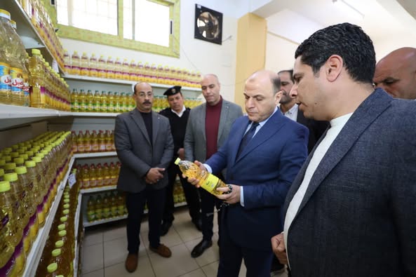 محافظ كفرالشيخ يتفقد «دلتا ماركت» لمتابعة توافر وجودة السلع الغذائية بأسعار مخفضة.. مشدداً على تكثيف الحملات الرقابية على الأسواق  