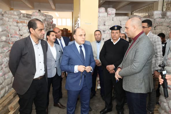 محافظ كفرالشيخ يتفقد «الشركة العامة لتجارة الجملة» لمتابعة توافر السلع الأساسية اللازمة لاحتياجات المواطنين  