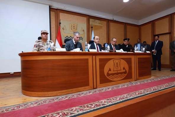 محافظ كفرالشيخ يناقش موقف منظومة الرصد اليومي للمتغيرات المكانية.. مشددًا بمواجهة التعديات وإزالتها فى المهد  