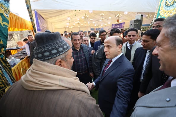 المواطن أولًا.. محافظ كفرالشيخ يستمع لطلبات أهالي قرية نصره خلال جولته الميدانية .. مؤكداً «إيجاد حلولًا فورية لشكاوى المواطنين وتوفير احتياجاتهم لتحقيق حياة كريمة لهم»  