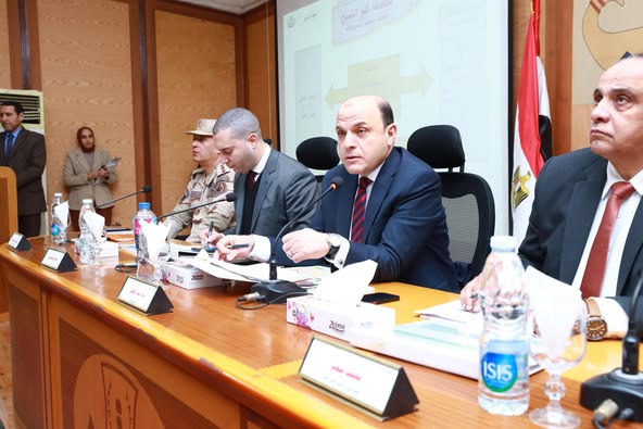 محافظ كفرالشيخ يترأس المجلس التنفيذى للمحافظة لمناقشة عددًا من الموضوعات والقرارات الخدمية والتنموية  