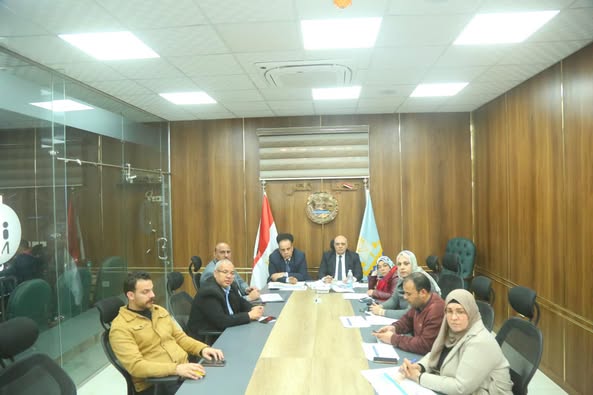 محافظ كفرالشيخ: الإسراع فى إنجاز طلبات التقنين لأراضي أملاك الدولة والتصالح فى مخالفات البناء .. مؤكدًا على أهمية الرصد اليومي للمتغيرات المكانية ومواجهة التعديات  