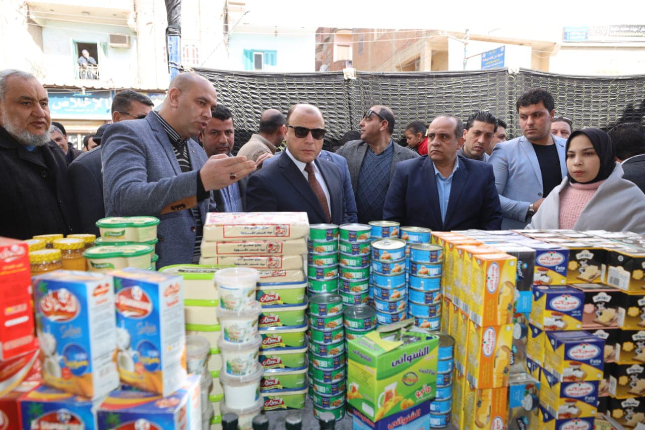 محافظ كفرالشيخ يتفقد معرض «أهلاً رمضان» بمسير بتخفيضات تصل لـ35% .. مشددًا بتكثيف الرقابة على الأسواق  