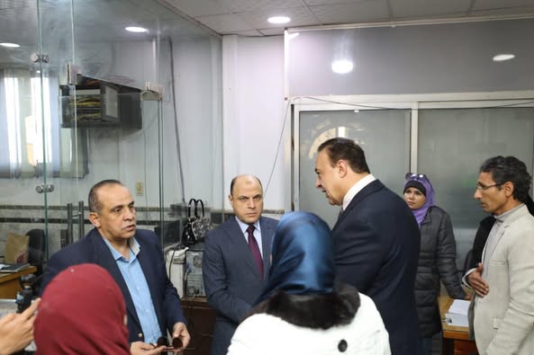 محافظ كفرالشيخ يتفقد المركز التكنولوجي لخدمة المواطنين بفوه لمتابعة منظومة التصالح والخدمات المتكاملة المقدمة للأهالي  