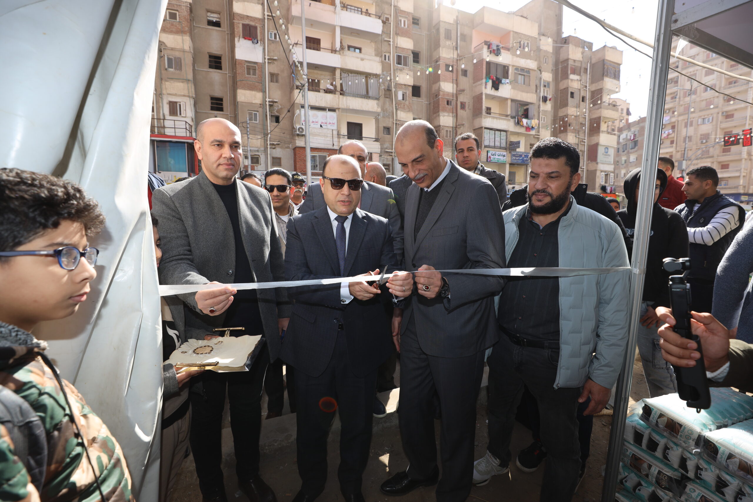 محافظ كفرالشيخ يفتتح معرض «أهلاً رمضان» بميدان الـ47 بعاصمة المحافظة بتخفيضات تصل لـ35% وسط إقبال كبير من المواطنين  