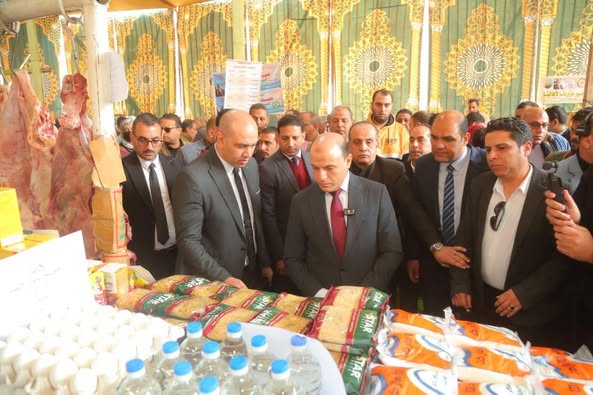 محافظ كفر الشيخ يفتتح معارض «أهلاً رمضان» في عدد من قرى مركز دسوق.. بتخفيضات تصل إلى 30٪؜.. مكلفاً بالتوسع فى اقامتها على مستوى قرى المحافظة  