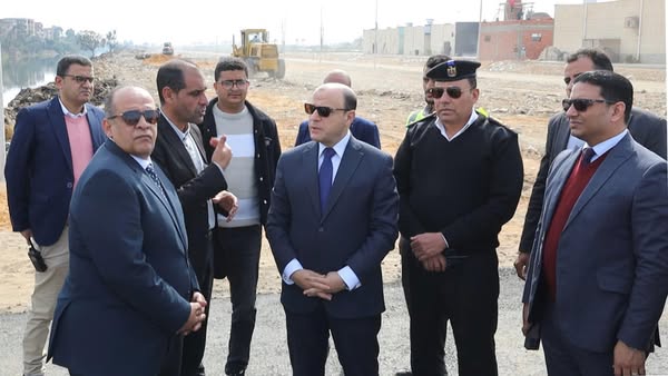 محافظ كفرالشيخ يتفقد أعمال رصف وتوسعة ورفع كفاءة طريق " أبوعمر المزدوج  القطاع الأوسط " دائرى عاصمة المحافظة ..محورًا جديدًا للتنمية  