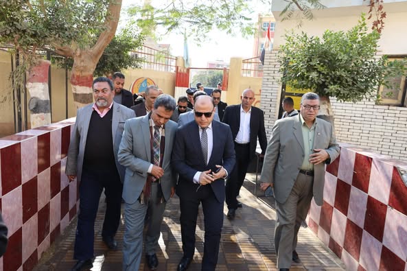 محافظ كفرالشيخ يطمئن على سير امتحانات النقل للمرحلة الابتدائية بمدرسة المنتزة للتعليم الأساسي.. الفصل الدراسى الأول للعام 20242025  