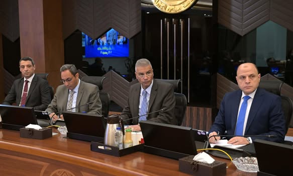 بمشاركة محافظ كفرالشيخ رئيس الوزراء يترأس الاجتماع الرابع لمجلس المحافظين ومدبولي يُوجه بالتوسع في نموذج "سوق اليوم الواحد" وتنظيمه على يومين  