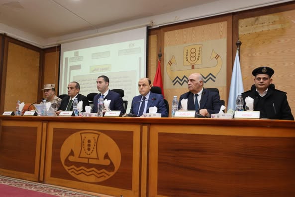 محافظ كفرالشيخ يعقد اجتماعًا موسعًا لمتابعة منظومة تقنين أراضي املاك الدولة .. «تسهيل إجراءات التقنين تيسيرًا على المواطنين بجميع قرى ومدن المحافظة»  