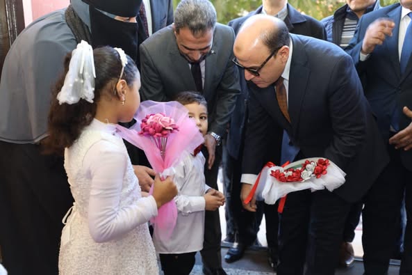 محافظ كفرالشيخ يفتتح معرض “شتاء دافئ” بمدرسة رزق حمامو الابتدائية ببلطيم .. لدعم الطلاب الأولى بالرعاية  