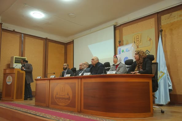 محافظ كفرالشيخ يتابع مناقشة خطة مشروع تعزيز التكيف مع تغير المناخ بدلتا النيل والمناطق الساحلية  