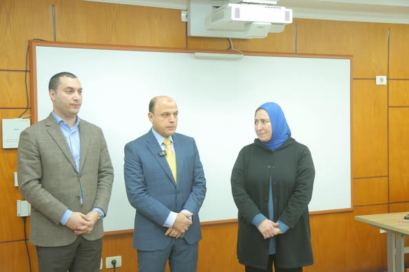 محافظ كفرالشيخ يتفقد ورشة عمل «100 جملة في تعليم لغة الإشارة» .. بمركز استدامة للتدريب والتطوير  