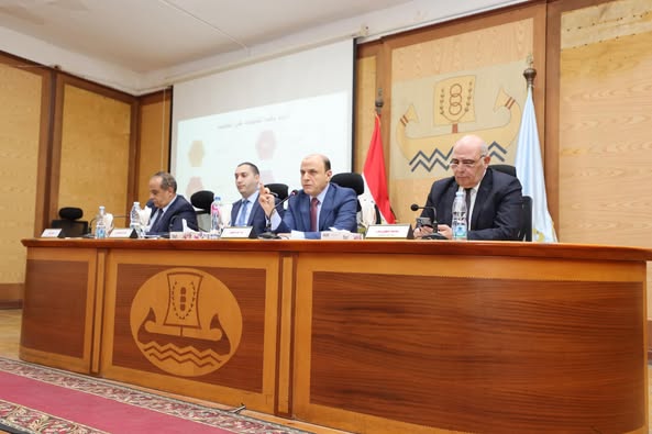 محافظ كفرالشيخ يعقد اجتماعًا موسعًا لمتابعة منظومة التصالح على مخالفات البناء .. «تسهيل إجراءات التصالح تيسيرًا على المواطنين بجميع قرى ومدن المحافظة»  