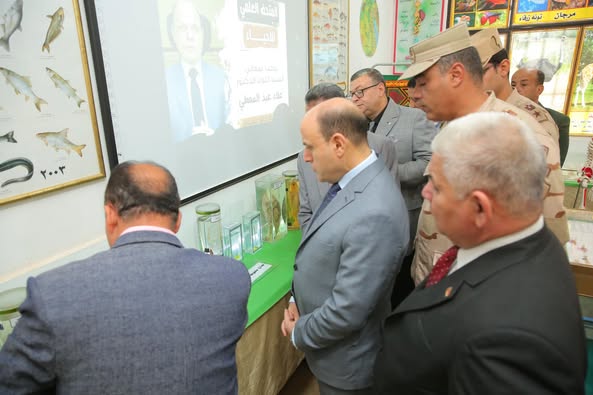 محافظ كفرالشيخ يزور متحف الأحياء بالمدرسة الثانوية الزراعية العسكرية المشتركة  