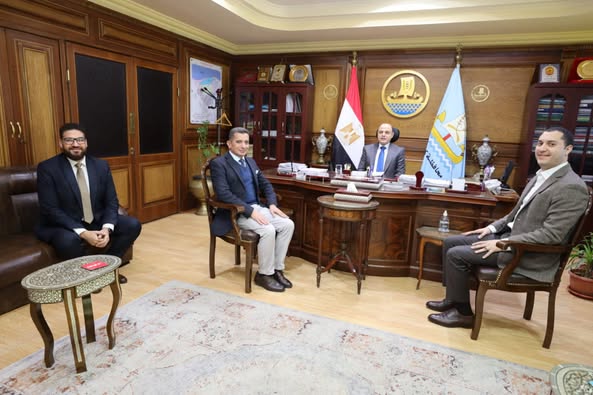 محافظ كفرالشيخ يستقبل وفدًا من الجهاز القومي لتنظيم الاتصالات لمناقشة عددًا من ملفات الأمن السيبراني وحماية حقوق المستخدمين ضمن المبادرة الرئاسية "بداية جديدة"  