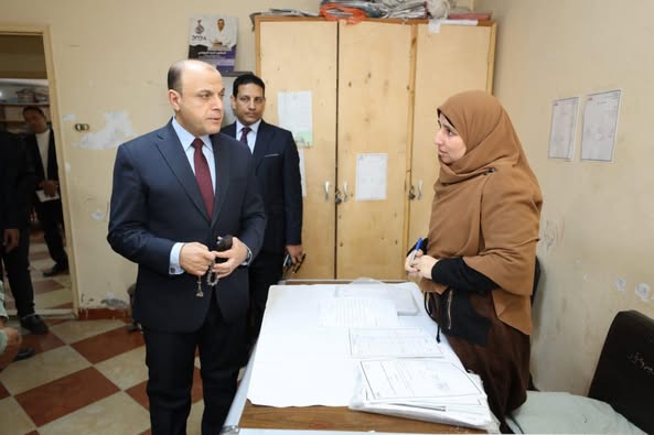 محافظ كفر الشيخ يتفقد إدارات الوحدة المحلية بسيدي سالم ويوجه بتطوير الخدمات  