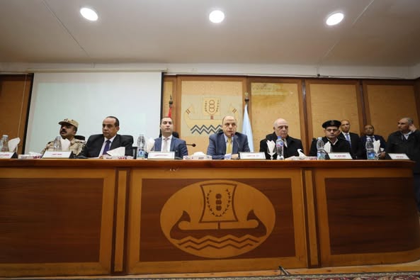 محافظ كفرالشيخ يترأس المجلس التنفيذي للمحافظة لمناقشة عدد من الموضوعات والقرارات الخدمية والتنموية.. لأول مرة«الرخصة الدولية الذكية»  