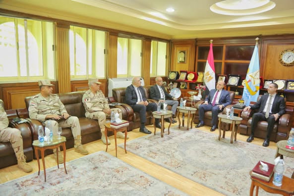 محافظ كفرالشيخ يناقش استعدادات انطلاق القوافل الطبية مع قيادات المنطقة الشمالية العسكرية .. ضمن المبادرة الرئاسية «بداية جديدة لبناء الإنسان»  