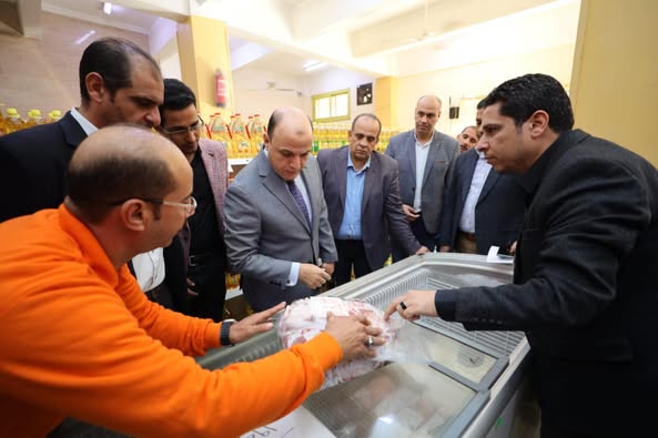 محافظ كفرالشيخ يتفقد الشركة العامة لتجارة الجملة «دلتا ماركت» لمتابعة توافر احتياجات المواطنين من السلع الغذائية والأساسية بأسعار مخفضة .. ضمن المبادرة الرئاسية "بداية جديدة لبناء الإنسان"  